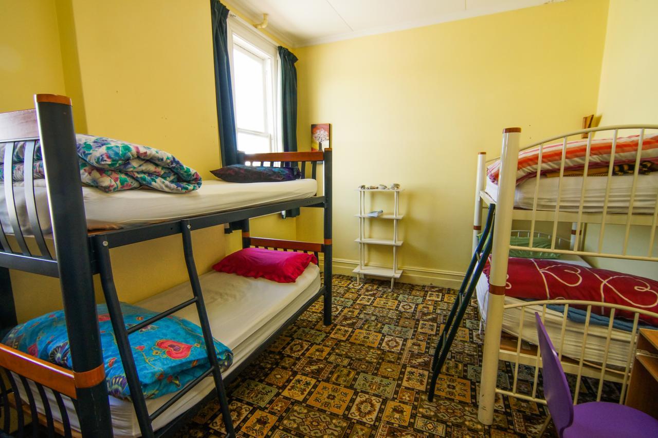 Empire Hotel Backpackers Oamaru Dış mekan fotoğraf