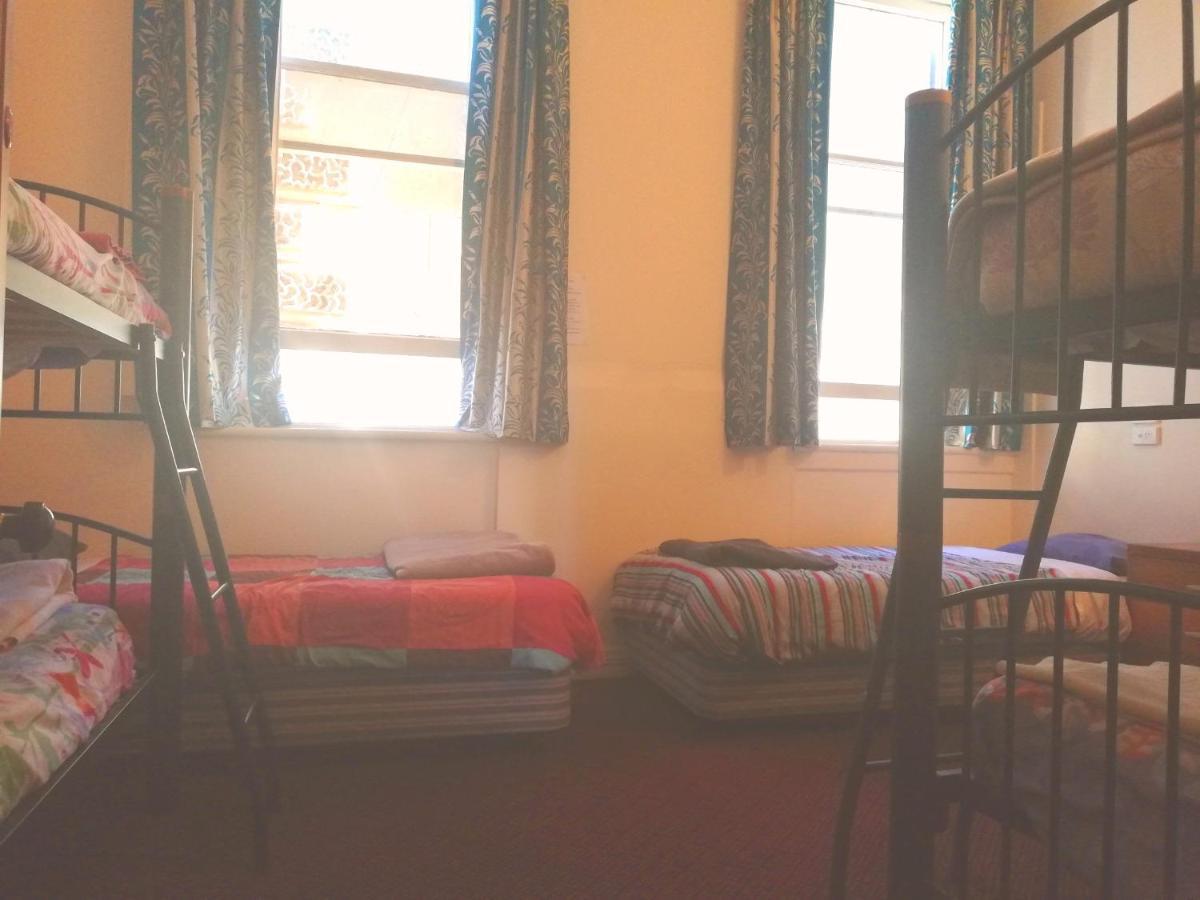 Empire Hotel Backpackers Oamaru Dış mekan fotoğraf