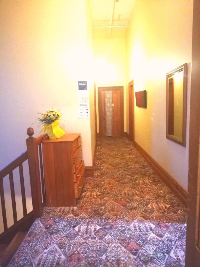 Empire Hotel Backpackers Oamaru Dış mekan fotoğraf